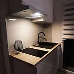 Duplex With Private Outdoor Close To Center
