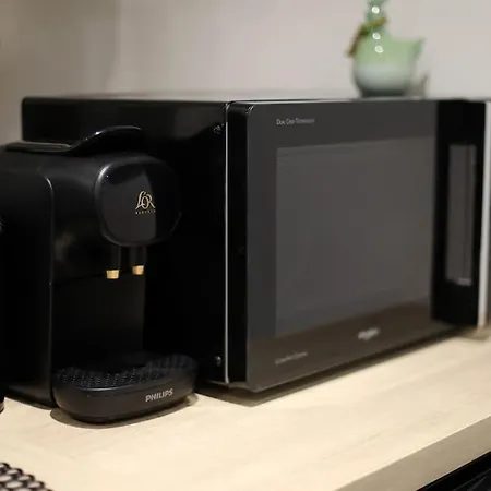 Duplex With Private Outdoor Close To Center