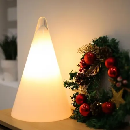 Duplex With Private Outdoor Close To Center 아파트 *