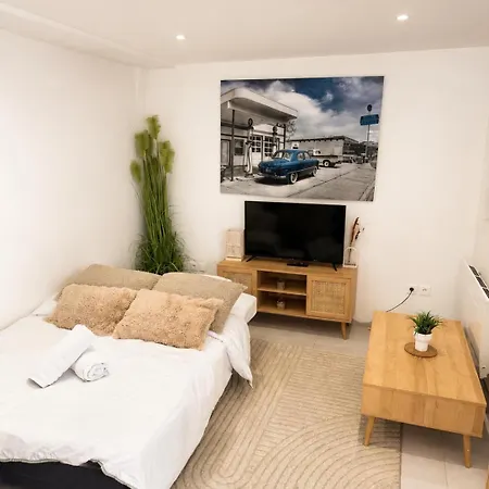 Apartman Duplex With Private Outdoor Close To Center