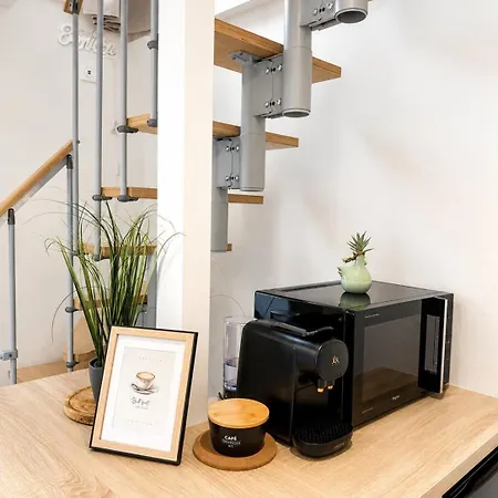 Duplex With Private Outdoor Close To Center Apartman