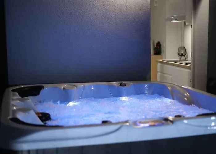 Duplex With Private Outdoor Close To Center 아파트 스트라스부르