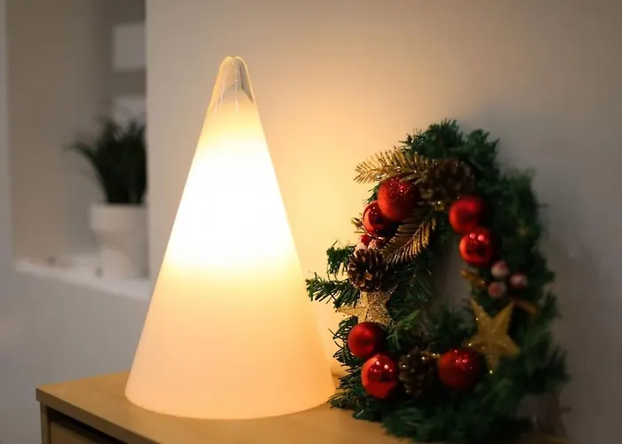 Duplex With Private Outdoor Close To Center 아파트 *